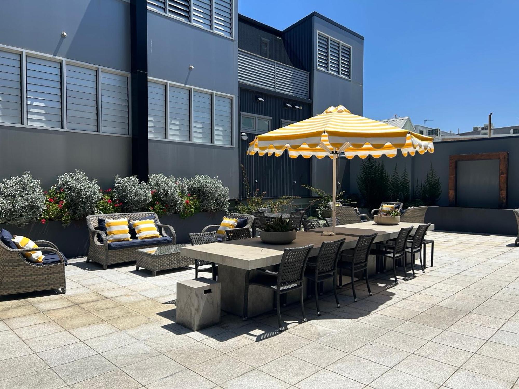 Crown On Darby Newcastle Aparthotel Ngoại thất bức ảnh
