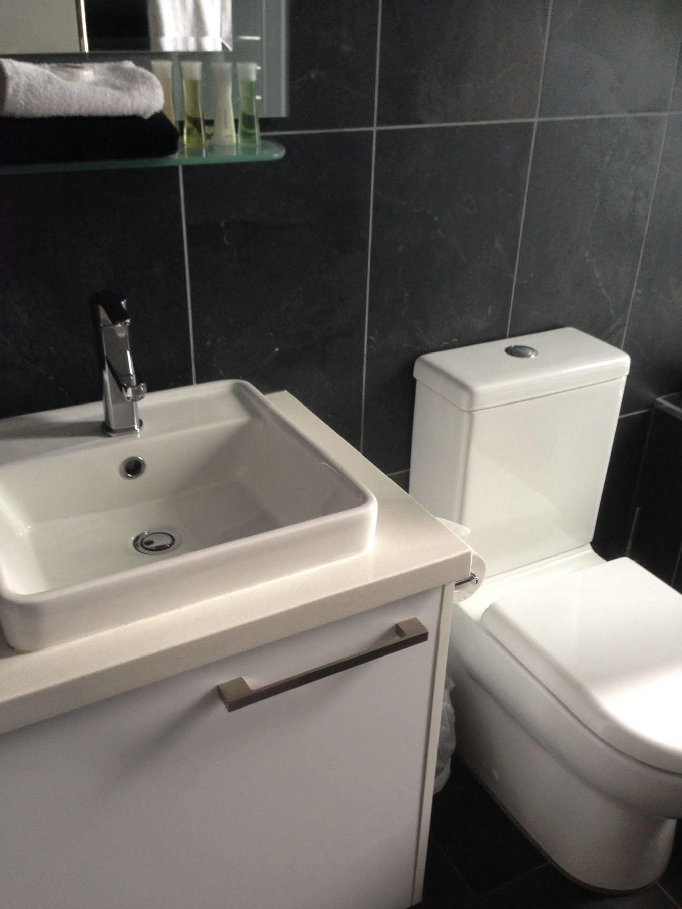 Crown On Darby Newcastle Aparthotel Ngoại thất bức ảnh
